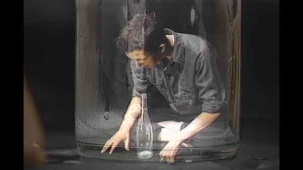 Christof Migone, Fill (Bottle) , 1997, courtesy de kunstenaar
