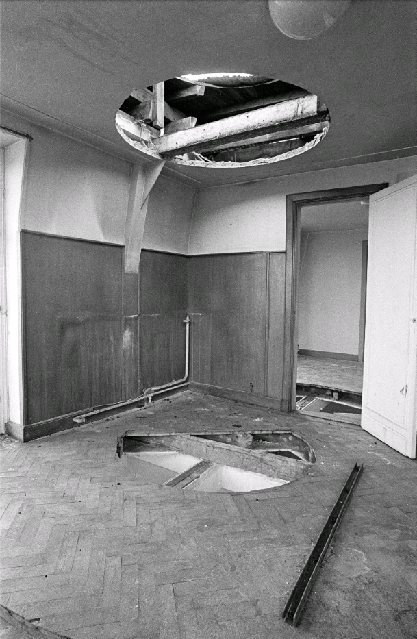 Gordon Matta-Clark, Office Baroque, 1977. – foto Florent Bex