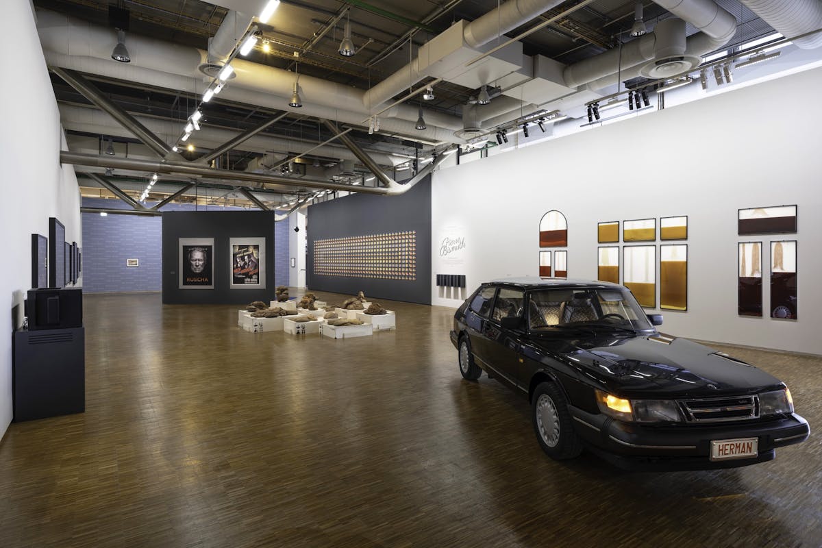 Pierre Bismuth, tentoonstellingszicht Tout le monde est artiste mais seul l'artiste le sait , Centre Pompidou. – © Centre Pompidou, foto: Helene Mauri