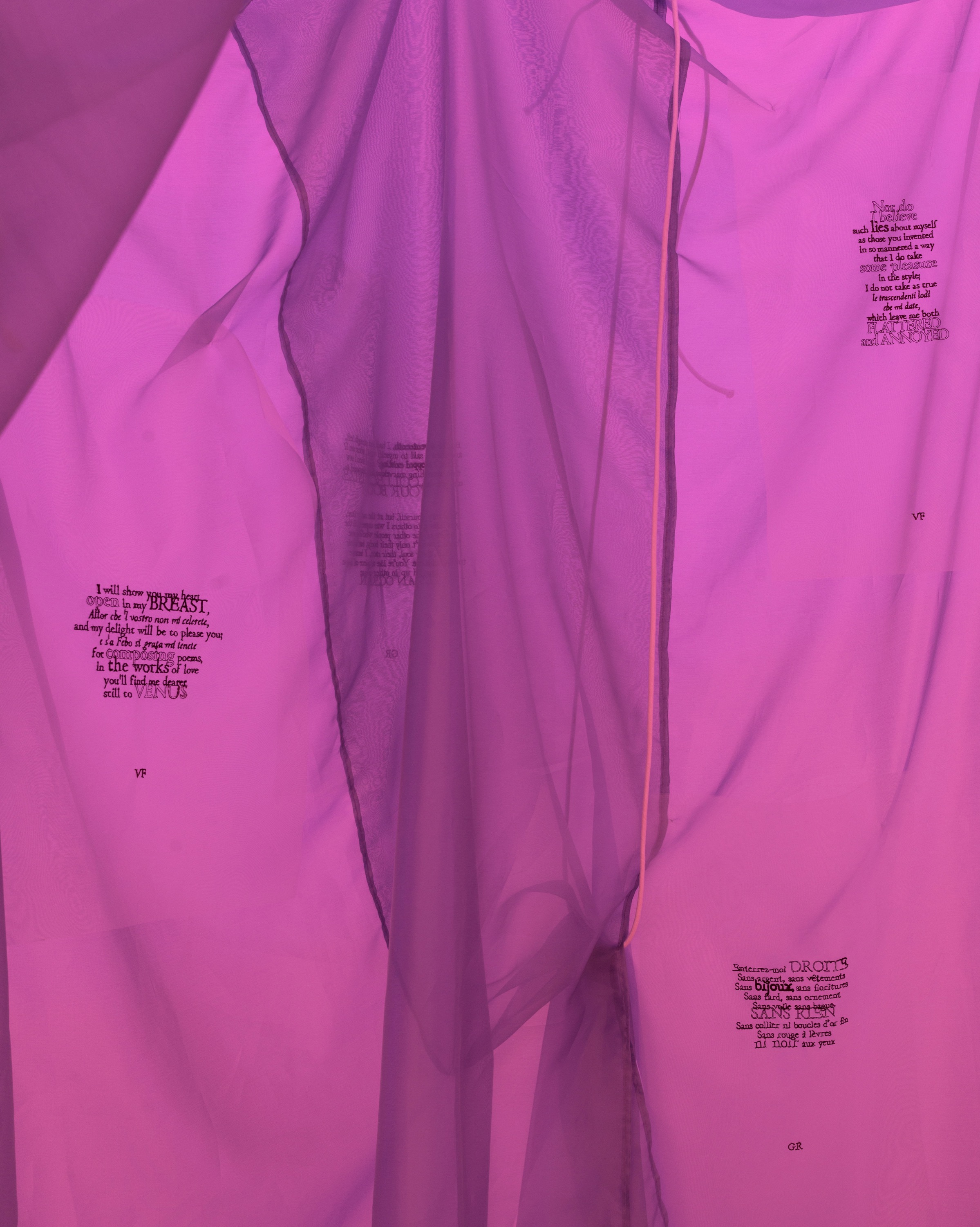 Installatiezicht Goda Palekaitė, Eye Dust , 2023, beursschouwburg, Brussel, foto Fabien Silvestre Suzor