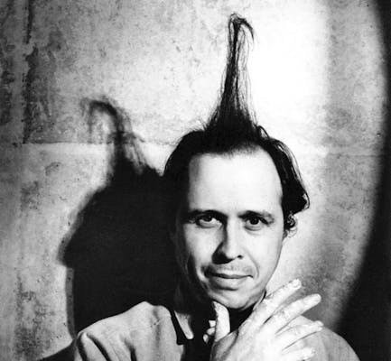 Jacques Lizène, Petit Maître à la fontaine de cheveux , 1980, foto Pierre Houmant