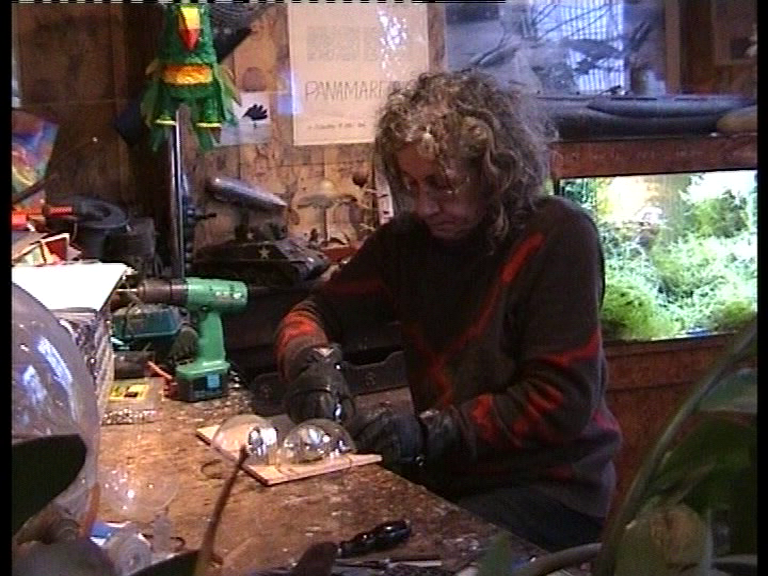 Still uit de film ‘Panamarenko’, 2001, – foto Inge Godelaine.