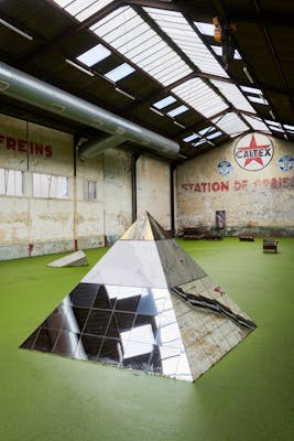 Tentoonstellingszicht Adrien Tirtiaux Super Structures , 2022, SPACE, Luik, foto Alain Janssens