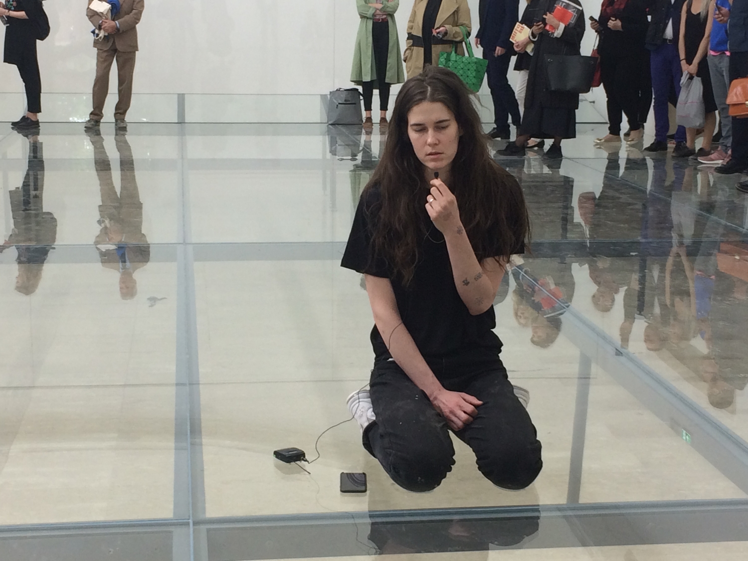 Anne Imhof, ‘Faust’, Duitse Paviljoen, foto Machteld Leij