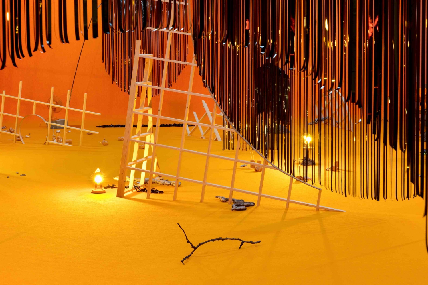 Anne Hardy, Sensory Spaces 13 (detail), tentoonstellingszicht, Museum Boijmans Van Beuningen, Rotterdam, 2018 © Anne Hardy, courtesy Maureen Paley, London © foto Angus Mill