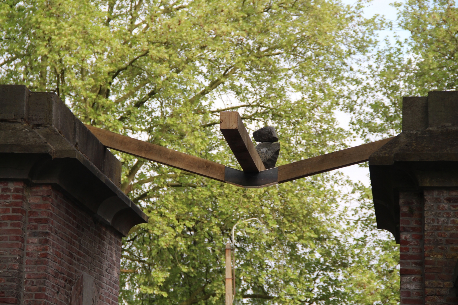 Paul Gees, ‘Fly-Over’, 2015, fort van Mortsel, foto Wilfried Breugelmans