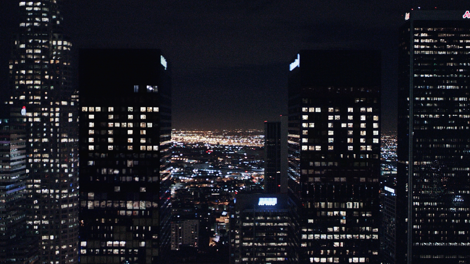 Aude Moreau, ‘THE END in the Background of Hollywood’, 2015, vidéo HD, couleur, son, 13 min 31 s / HD video, colour, sound, 13’31’’, Collection de l’artiste, photo : avec l’aimable autorisation de la galerie antoine ertaskiran, Montréal, © Aude Morea