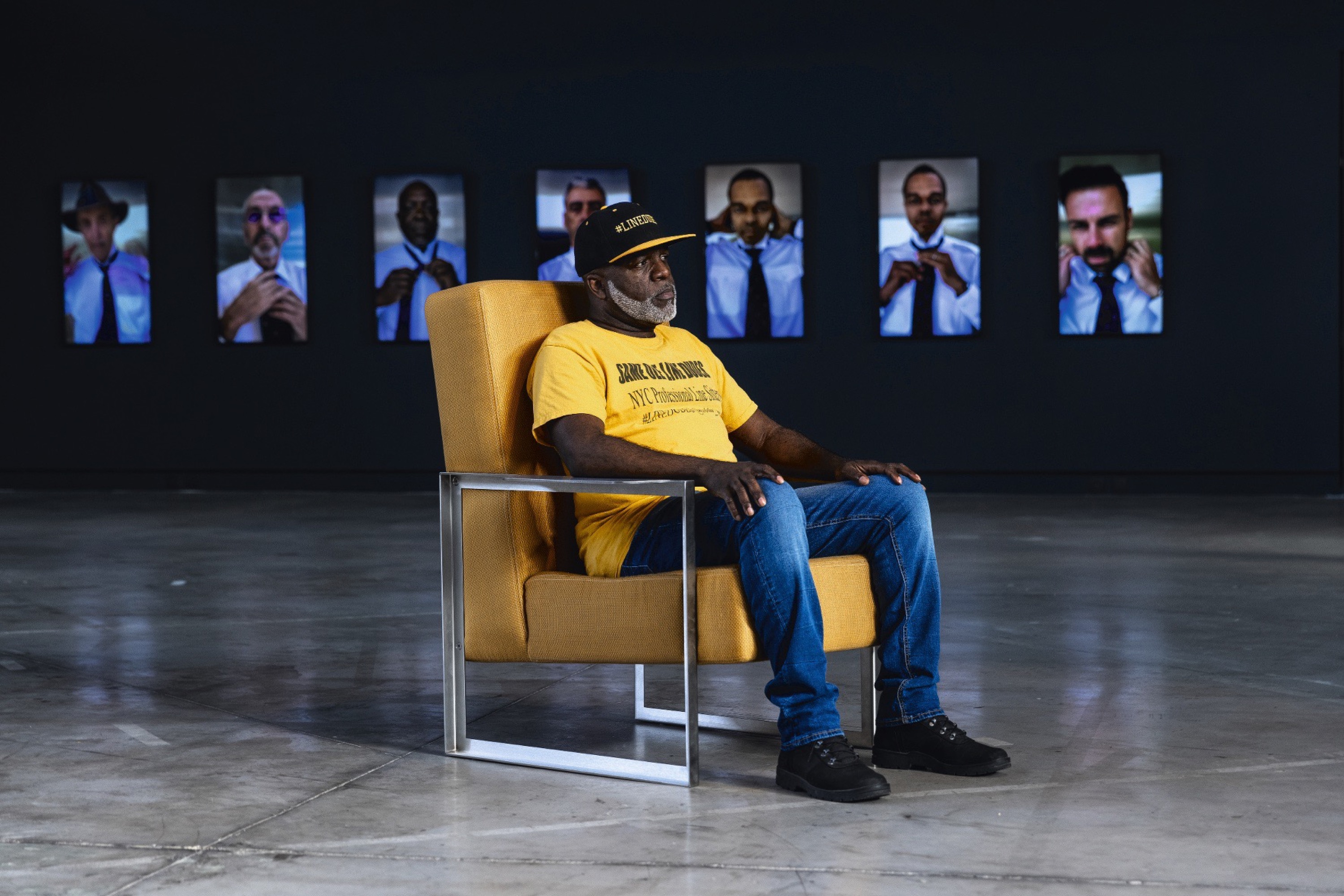 Brognon Rollin, Until Then (met Elvin Williams) en Ejection Tie Club , 2021, BPS22, installatiezicht. – Foto © Leslie Artamonow