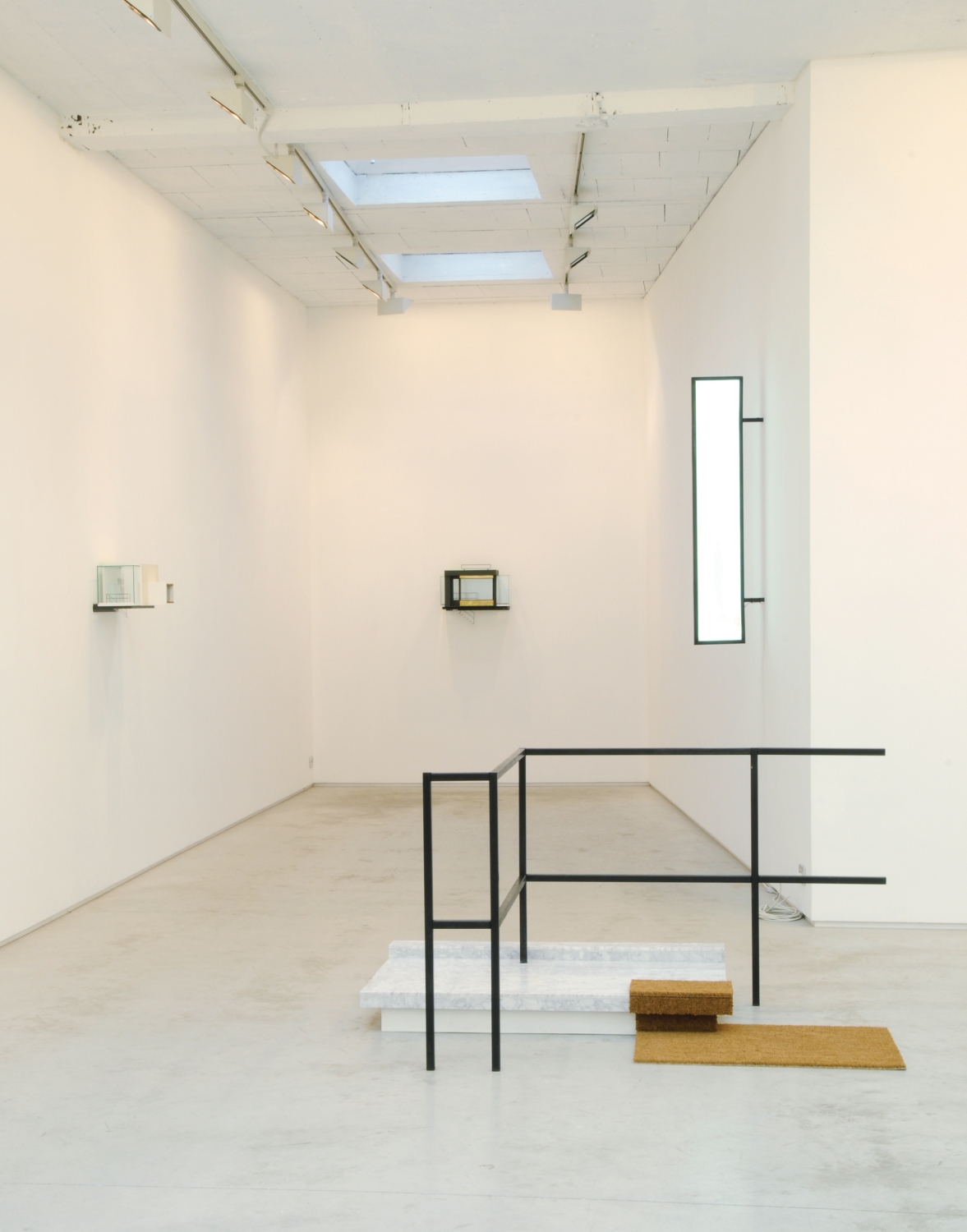 Caroline Van den Eynden, ‘Atlas Rebound’, 2015, installatiezicht. Courtesy de kunstenaar en Kusseneers Gallery, Brussel