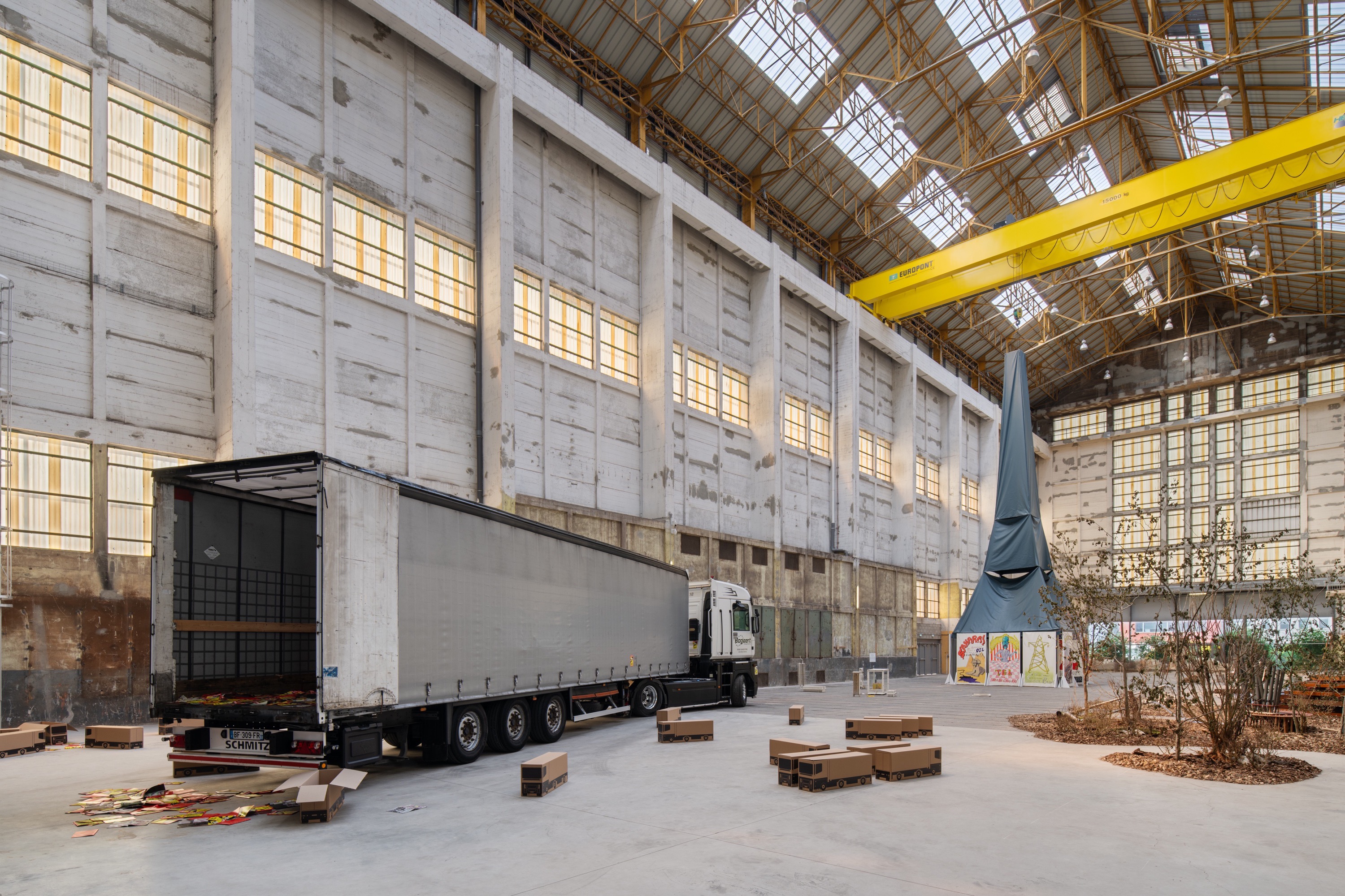 Installation view ‘Chaleur humaine,’ © Martin Argyroglo