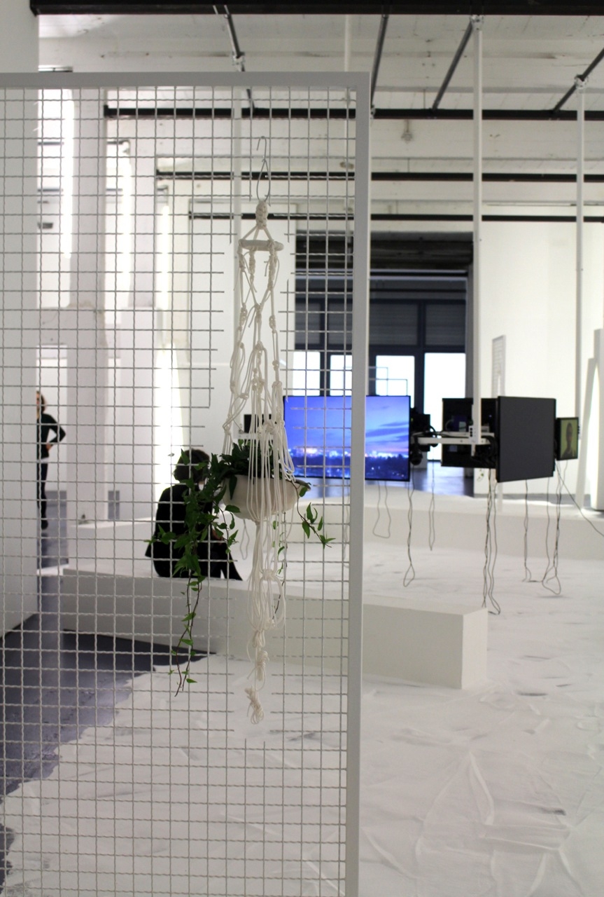 ‘COM∩∪TIES’, tentoonstellingszicht, installatie Sarah & Charles bij Argos