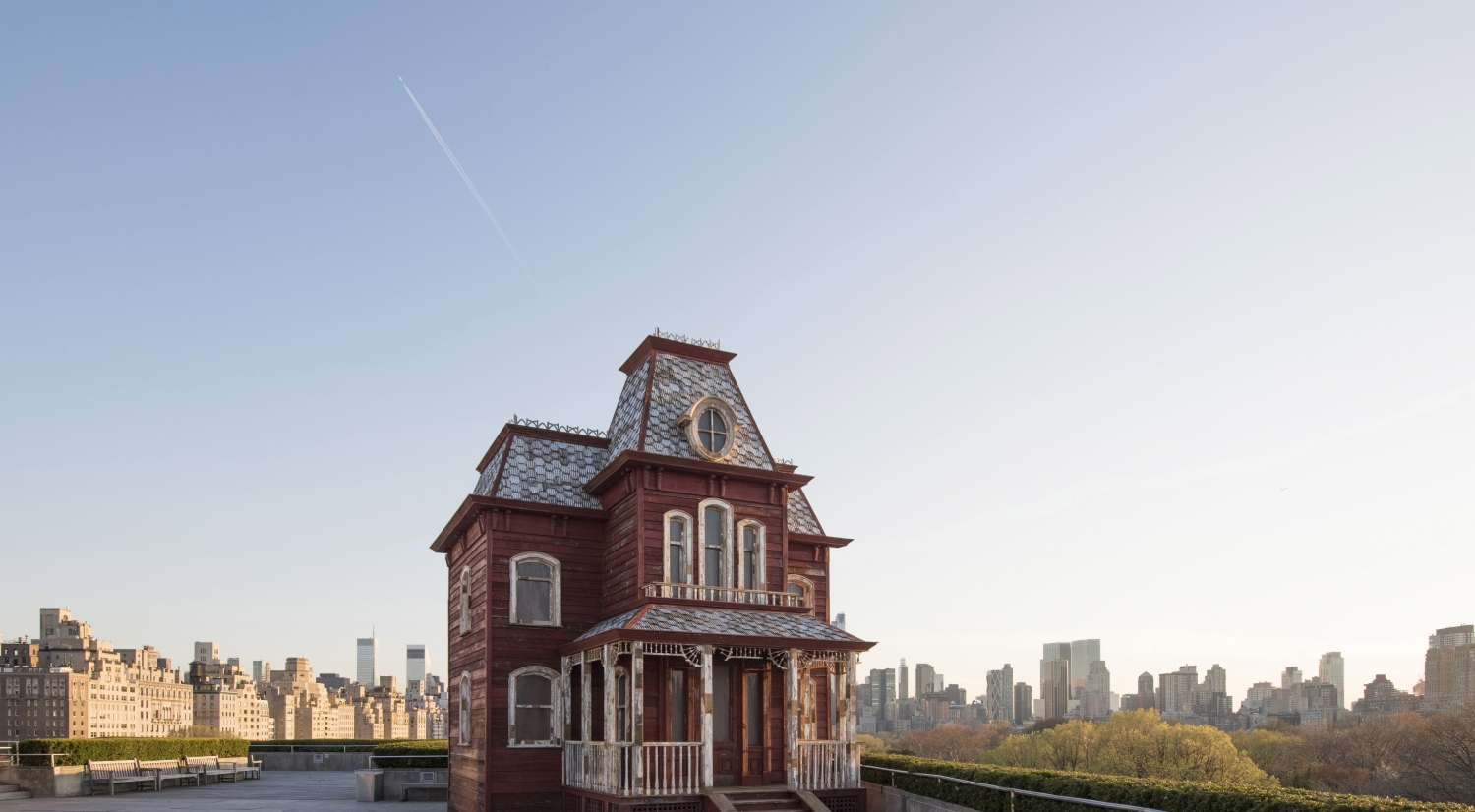 Cornelia Parker, Transitional Object (PsychoBarn), The Roof Garden Commission 2016, The Metropolitan, 2016. Copyright photo: Alex Fradkin