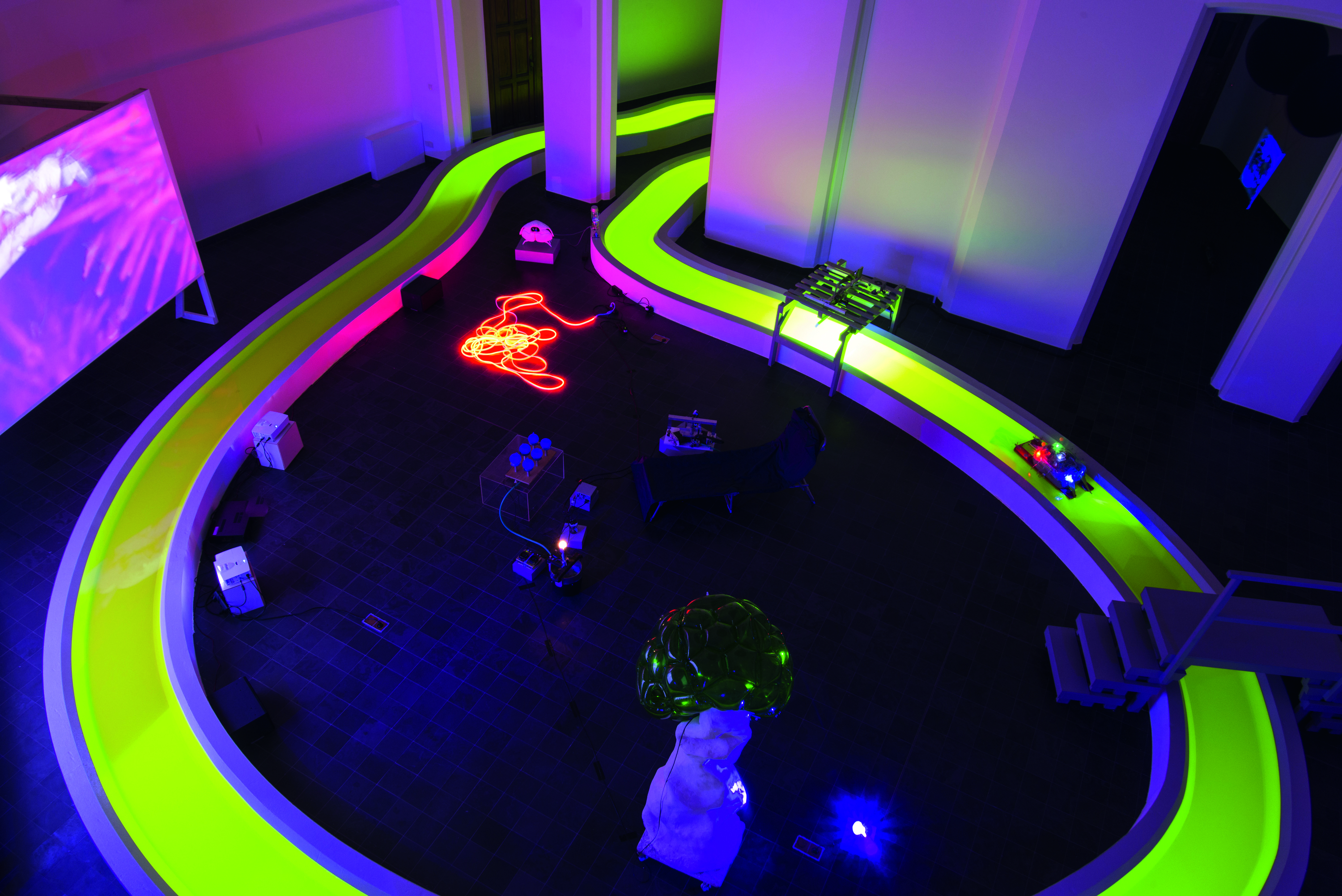 Anne Duk Hee Jordan , Making Kin 3.0 , installatiezicht, KIOSK. – Foto Jordi Coppers