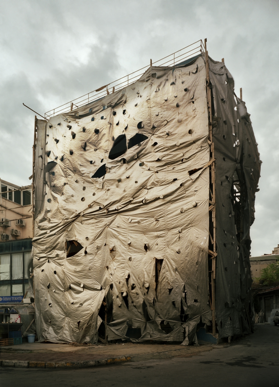 Ali Taptik op de expo ‘Imagine Istanbul’ in BOZAR