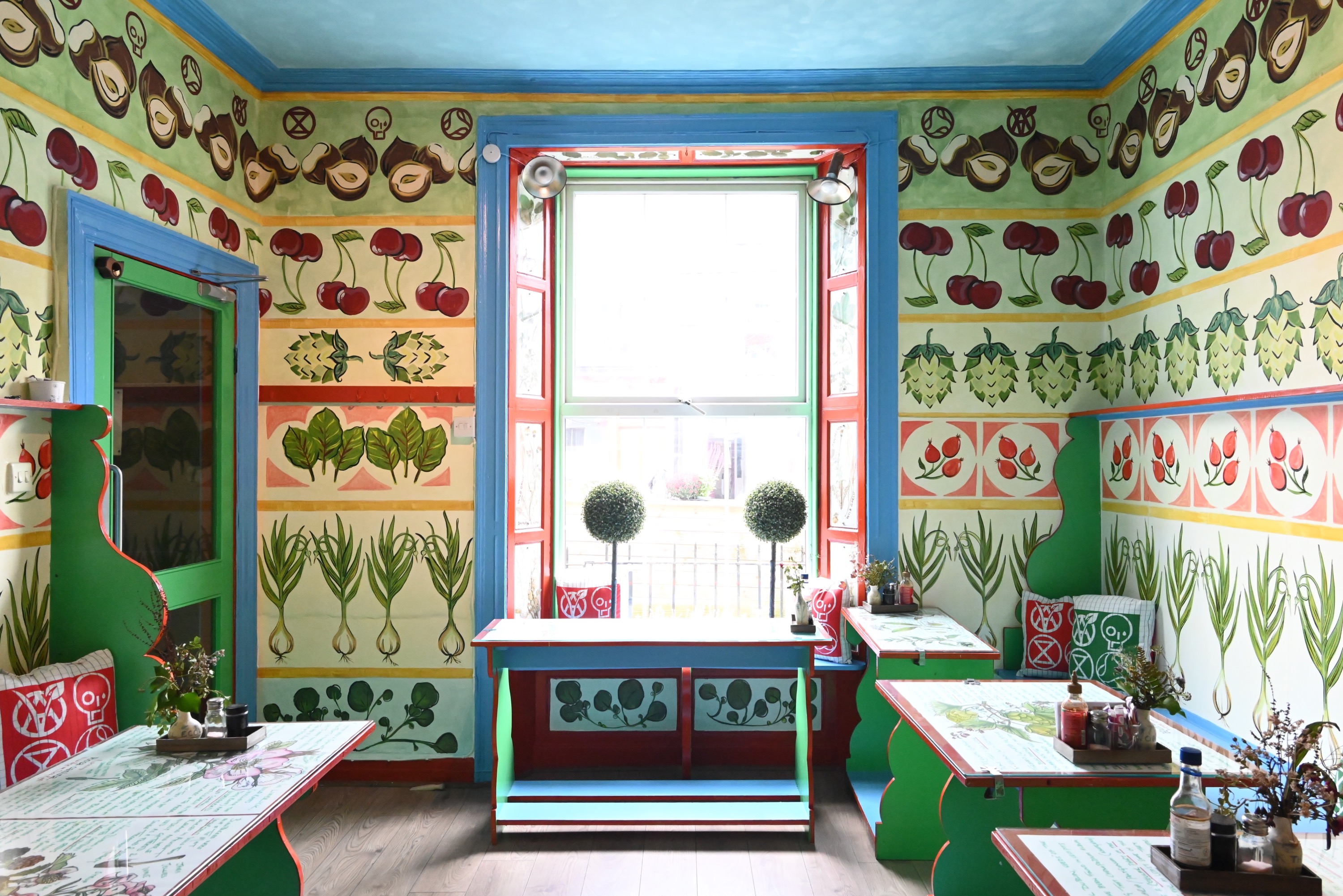 Navine G. Dossos, The Grove , 2023, courtesy EVA International