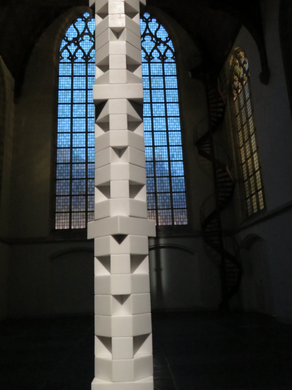 Germaine Kruip, ‘Column Untitled’, 2011-2015, detail, marmer, metaal, foto Machteld Leij