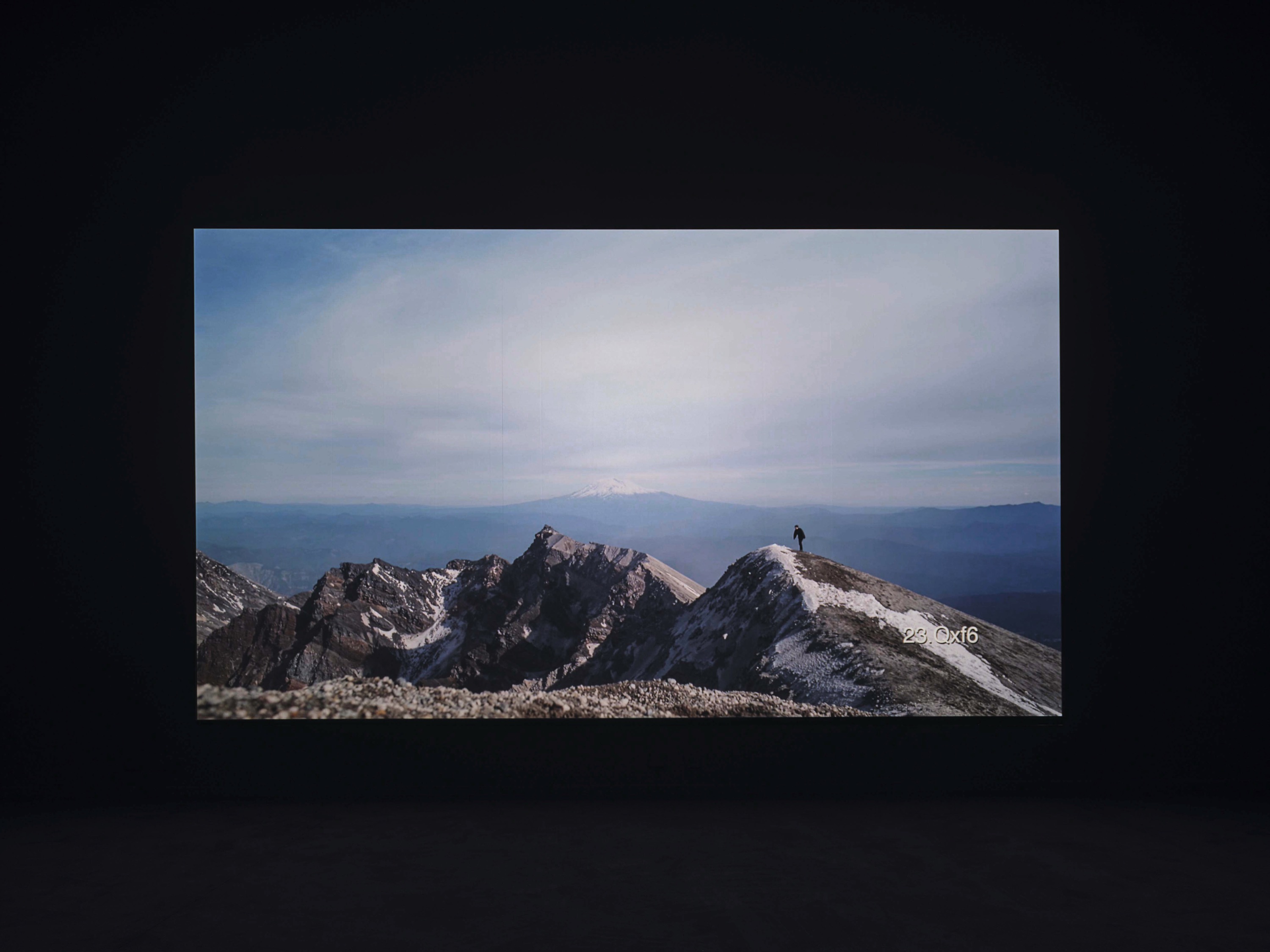 Guido van der Werve, Nummer negen , tijdens Tastbare Futiliteit , Eye Filmmuseum, Amsterdam, 12 februari – 29 mei 2022, – © Studio Hans Wilschut, courtesy de kunstenaar & GRIMM Amsterdam| New York