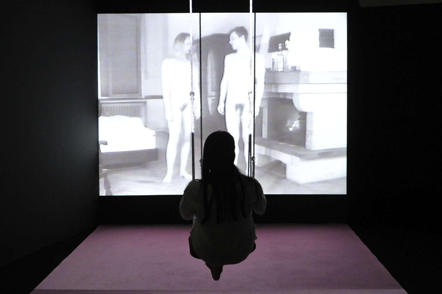 Carsten Höller, ‘Jenny Happy’, 1993, installatiezicht Mu.ZEE. Foto: Els Verhaeghe