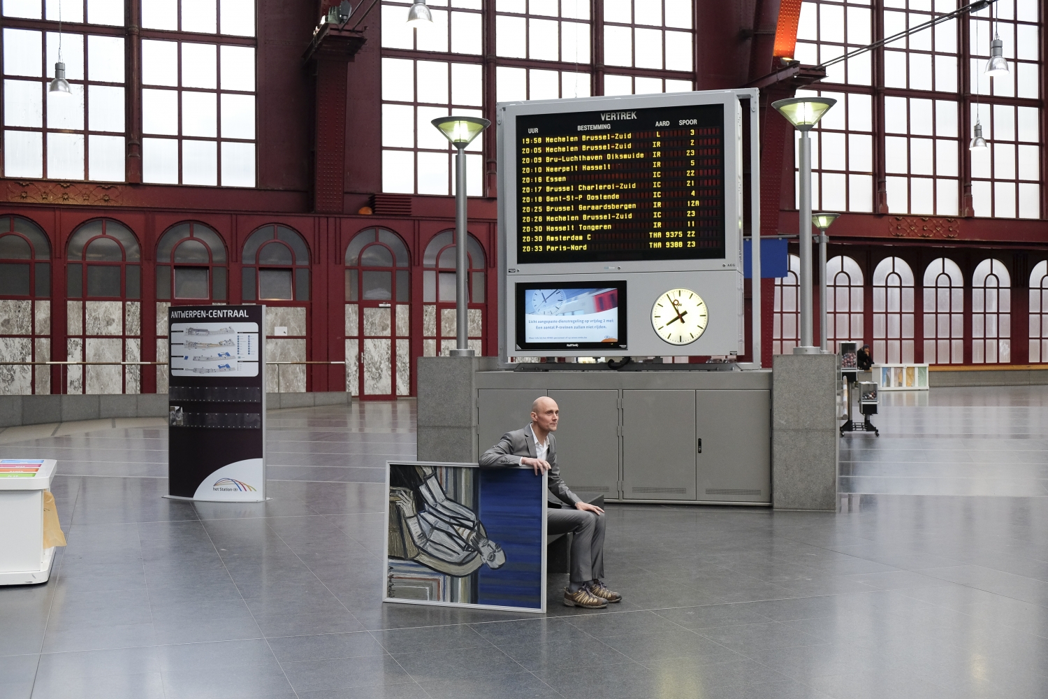 Stijn Van Dorpe, ‘Antwerpen Centraal’, 2014, foto Tomas Uyttendaele