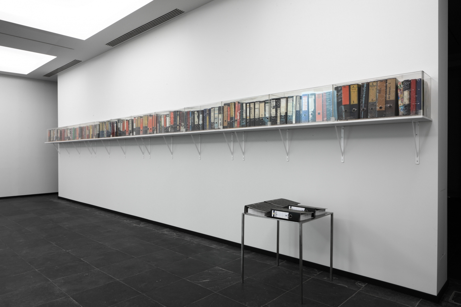 Jef Geys, zaalzicht S.M.A.K.: Archief (1957 tot overlijden kunstenaar), collectie S.M.A.K., 2015, foto Dirk Pauwels