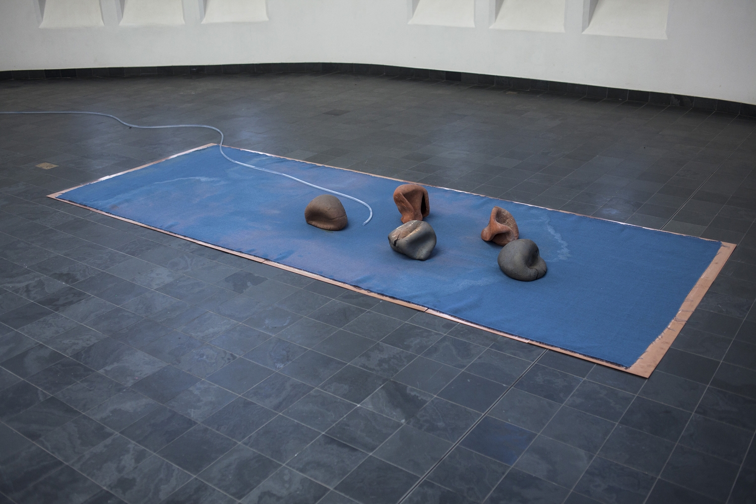 Katinka Bock, ‘Moskau (November)’, 2014 en ‘5 Speakers’, 2014, foto Tom Callemin