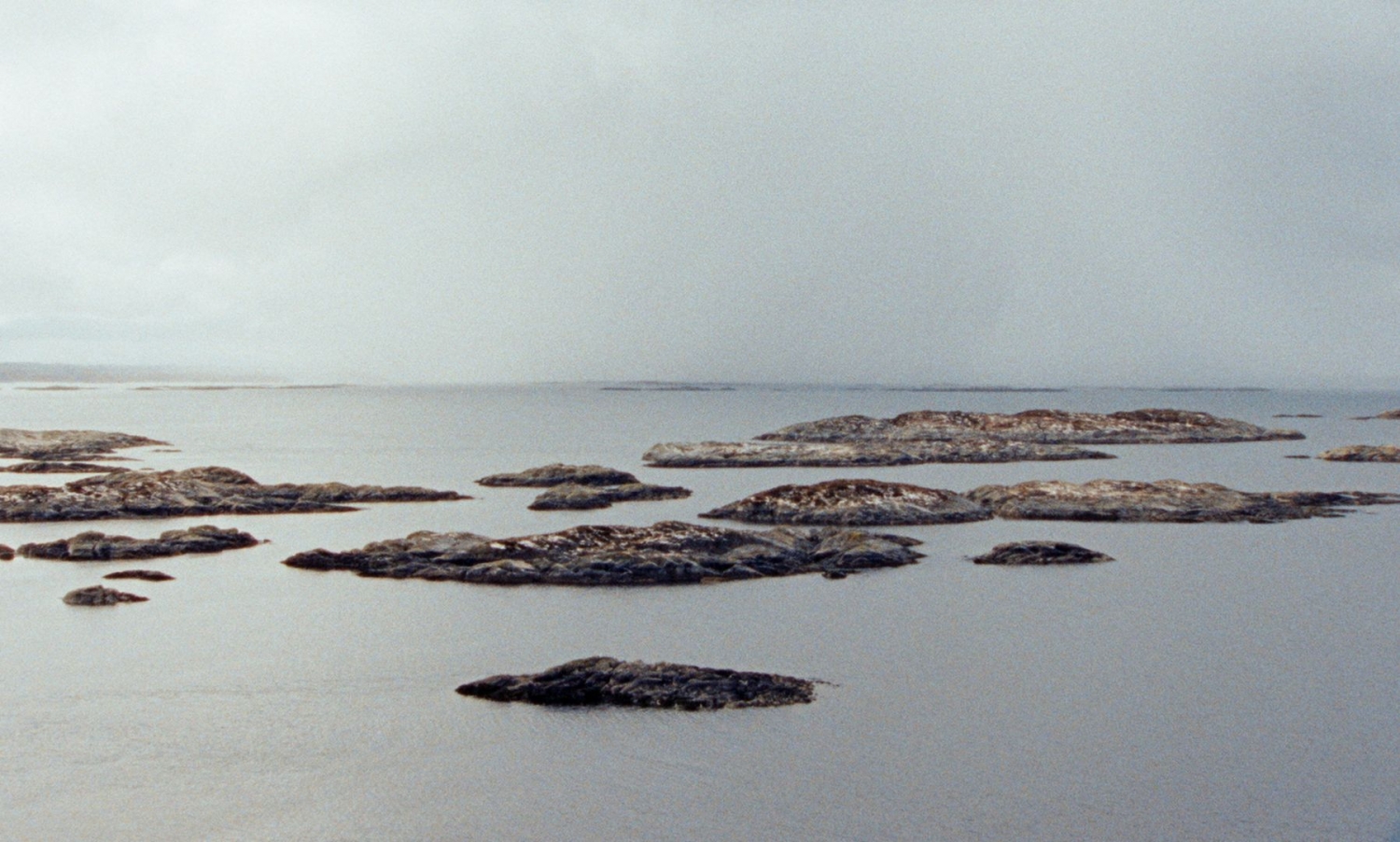 Manon de Boer, ‘An Experiment in Leisure’, 2016, 36’,16mm scanned to digital file, color, 1:66, stereo, Dutch, English & French spoken, English subtitled, courtesy of the artist