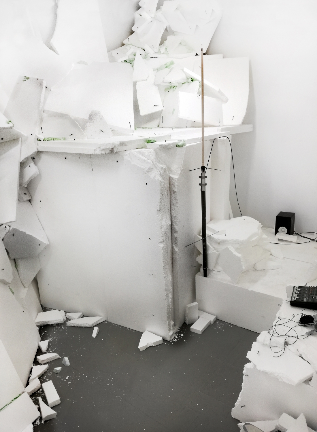 Philippe Van Wolputte, ‘Linked Surfaces’, 2017, close up van site specific installatie