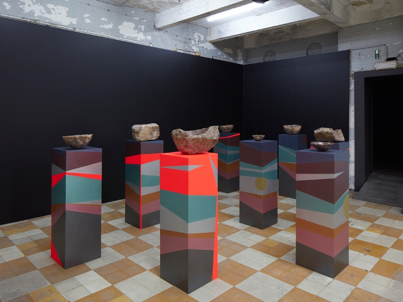 ‘Riddle of the Burial Grounds’, installation view, Extra City Kunsthal, Antwerp, 2016, © Jan Kempenaers