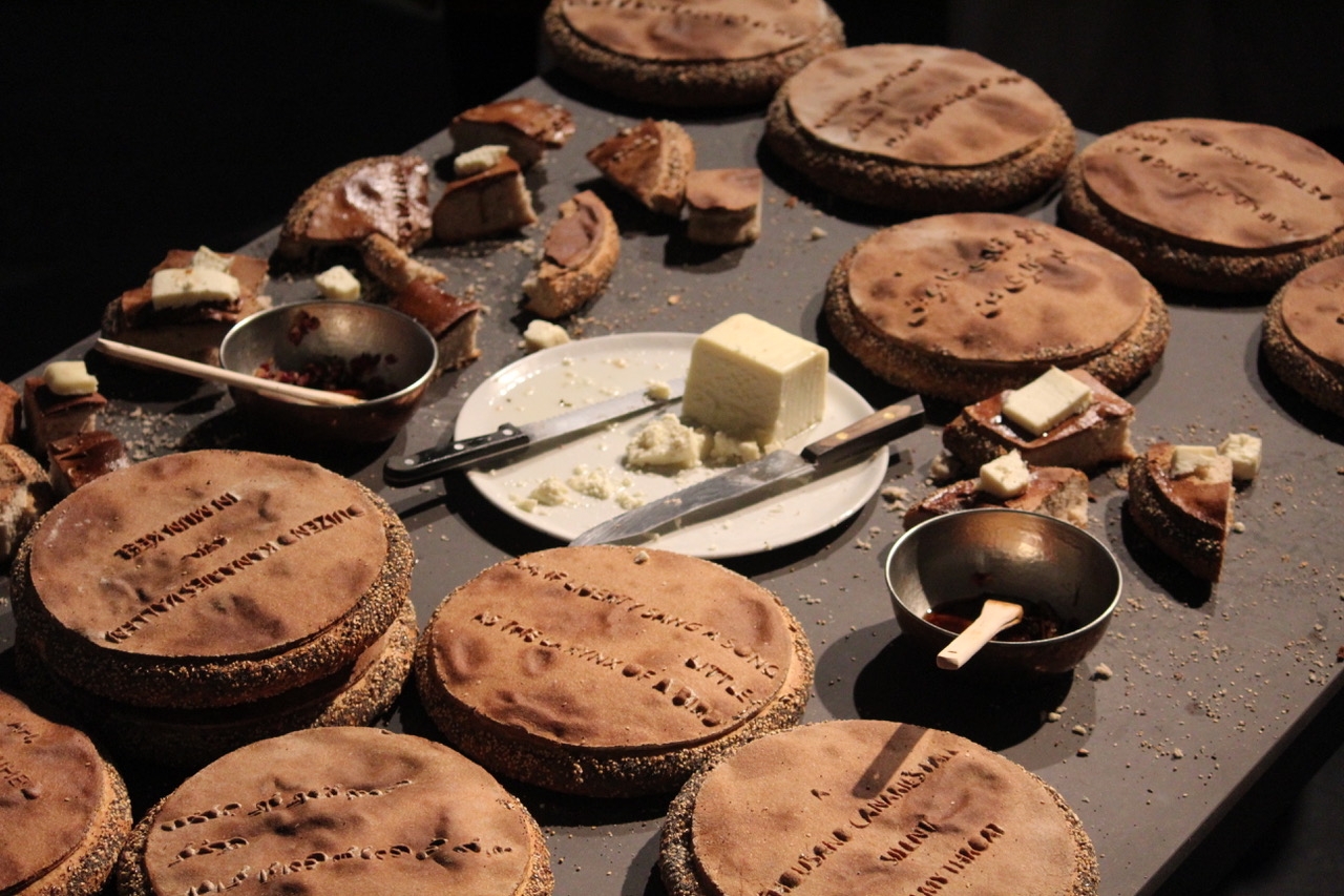 Sanne De Wolf in cooperation with Jinoos Taghizadez at Bogaerdenkapel, Brugge © photo Nicole Van De Ven