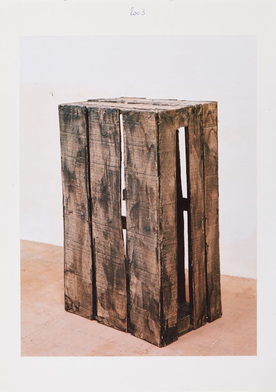 Bernd Lohaus, Untitled , 1982, hout, 21,5 x 136 x 60 cm, courtesy Bernd Lohaus Estate