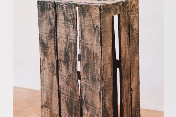 Bernd Lohaus, Untitled , 1982, hout, 21,5 x 136 x 60 cm, courtesy Bernd Lohaus Estate