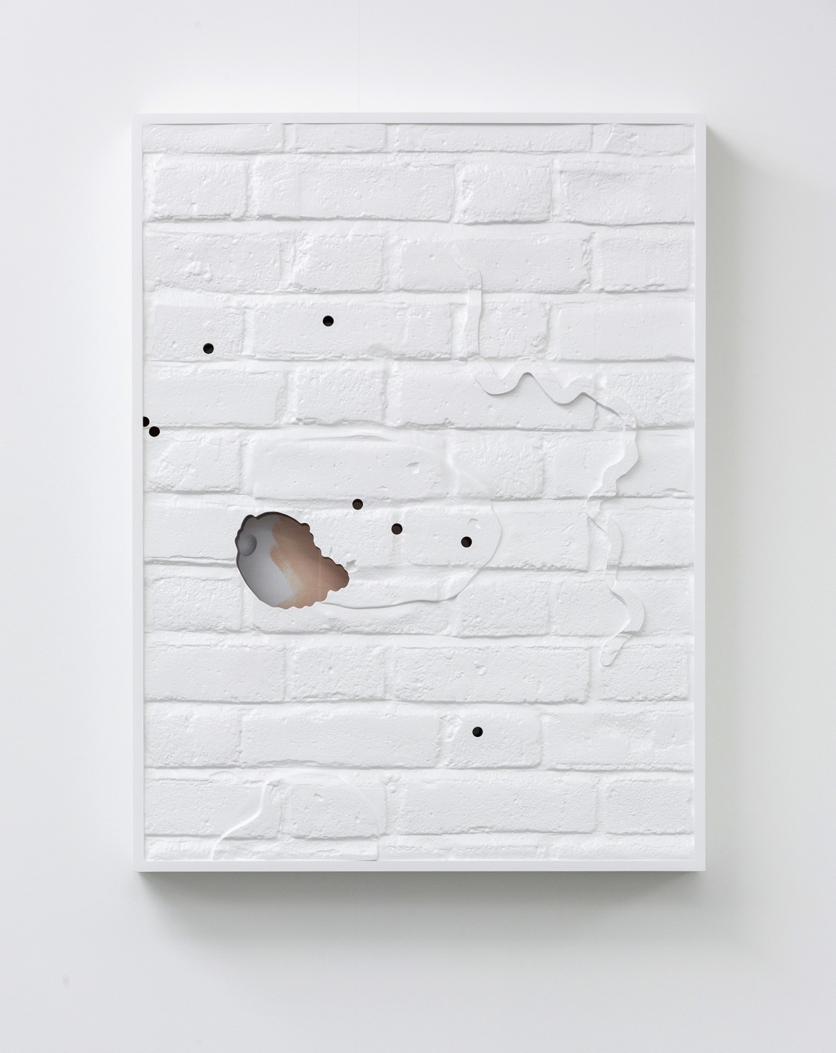 Sarah & Charles, ‘Haut relief’, 2016, wood, pvc, glass, molding paste, paint, courtesy Sarah & Charles, foto Kristof Vrancken