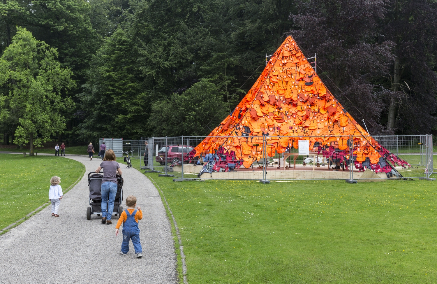 KUNSTrePUBLIK, ‘VVEst Life’ op Sonsbeek 2016, 2016, foto Maurice Boyer