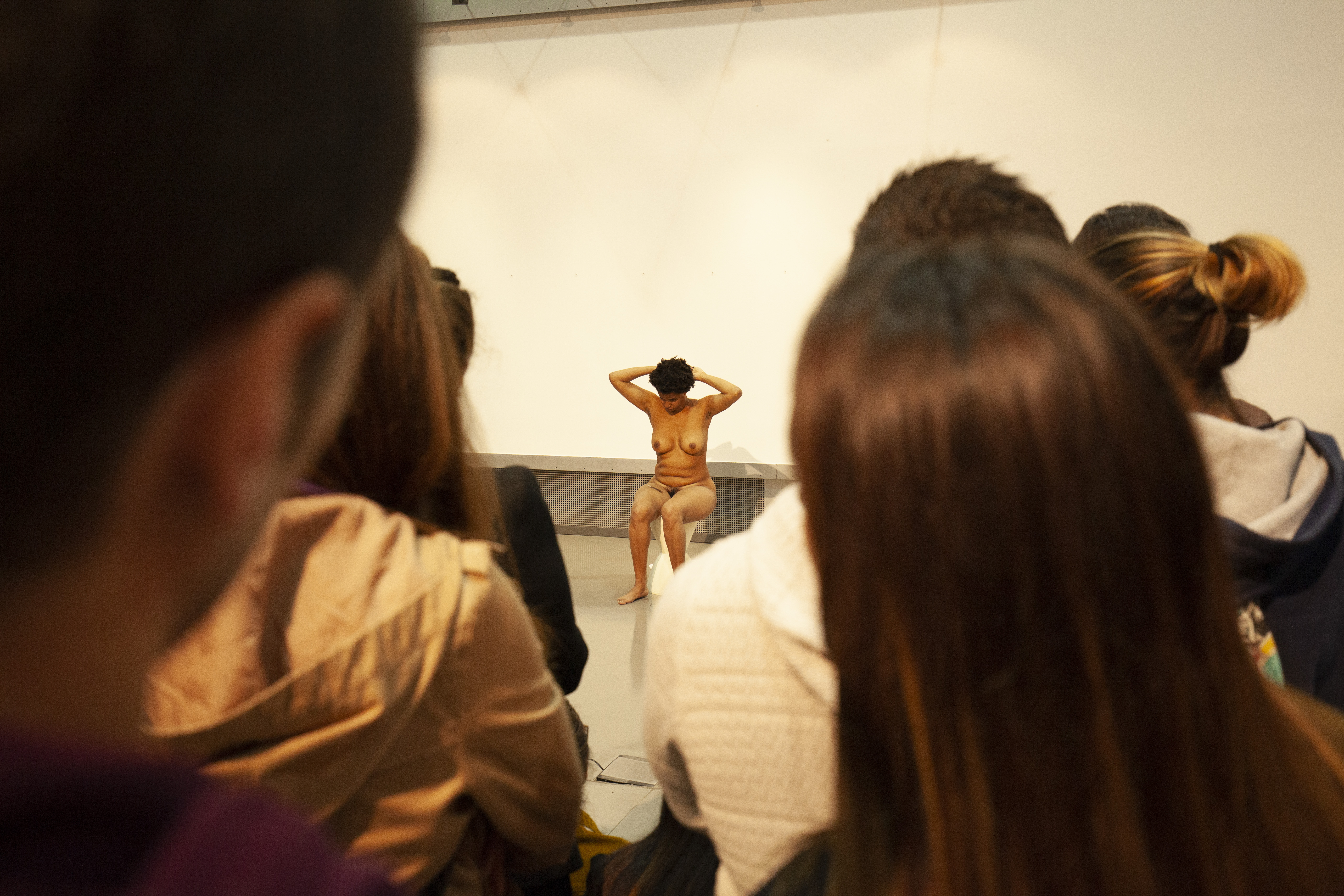 Susana Pilar Delahante Matienzo, Re-territorializacion, 2016, performance, 8 min. – foto Benito Frazzetta