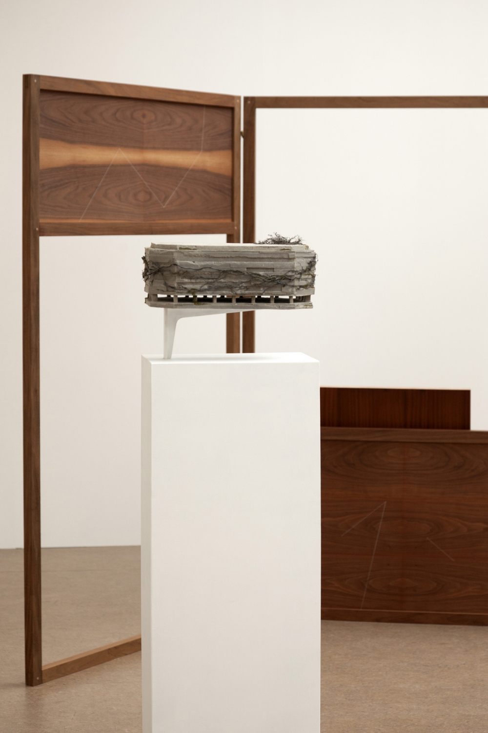 Katleen Vinck ‘Neue sachlichkei’, 2016 en Wim Wauman ‘Frame Work (Window of Opportunity)’, 2016 (detail)