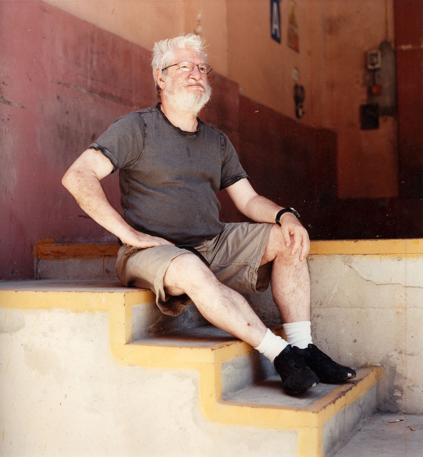 Portret van Dan Graham voor een interview in Flash Art door Donatien Grau. – Alle rechten voorbehouden