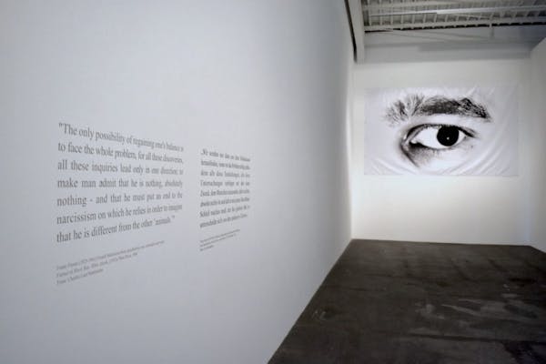 Installatiezicht met werk van Sajjad Abbas, Berlin Biennale , 2022, foto Ben Davis