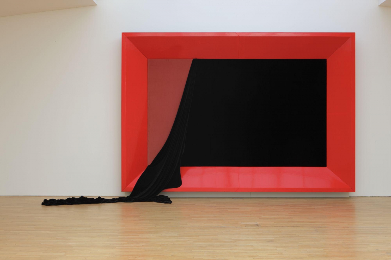 Lili Dujourie, 'La Triviata', zaalzicht S.M.A.K., 2015, courtesy of the artist & S.M.A.K.